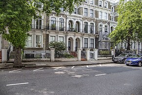 Bright Chelsea Garden Nest