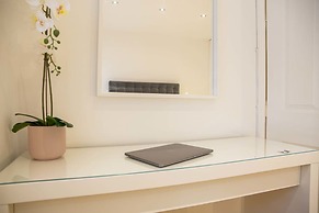 Bright Chelsea Garden Nest