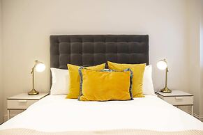 Bright Chelsea Garden Nest