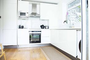 Bright Chelsea Garden Nest