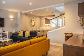 Stunning Rare Soho Gem