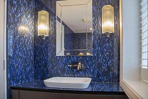Stunning Rare Soho Gem