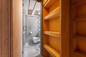 Bright Maida Vale Apartment