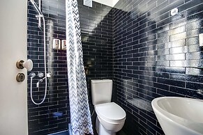 Bright Maida Vale Apartment