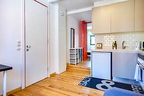 Bright Maida Vale Apartment