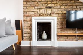 Bright Maida Vale Apartment