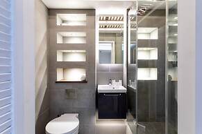 Bright Maida Vale Apartment