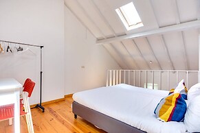 Bright Maida Vale Apartment