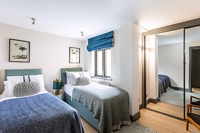 Classy Notting Hill Nest