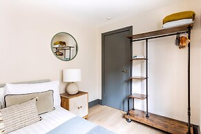Classy Notting Hill Nest