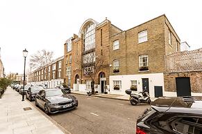 Classy Notting Hill Nest