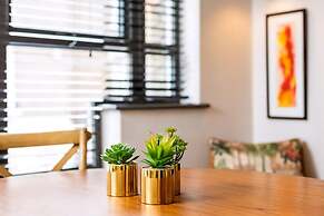Classy Notting Hill Nest
