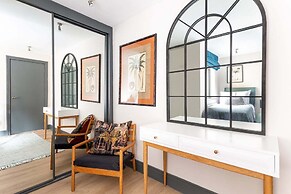 Classy Notting Hill Nest