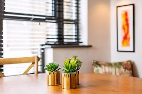 Classy Notting Hill Nest