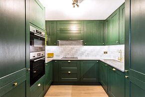 Classy Notting Hill Nest
