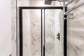 Fabulous Gloucester Road Apartment