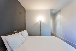 Holborn Flat With Green Views