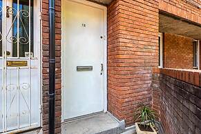 Bright & Cosy One-bed Apartment