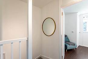 Bright & Cosy One-bed Apartment