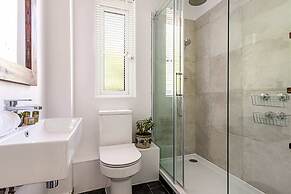 Bright & Cosy One-bed Apartment