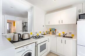 Bright & Cosy One-bed Apartment