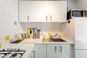 Bright & Cosy One-bed Apartment