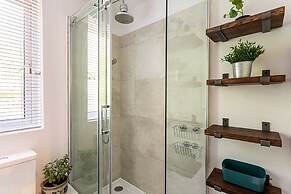 Bright & Cosy One-bed Apartment