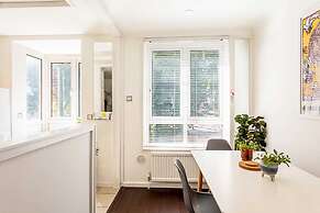 Bright & Cosy One-bed Apartment