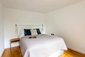 Modern Victoria Park Apartment