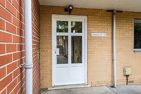 Modern Victoria Park Apartment