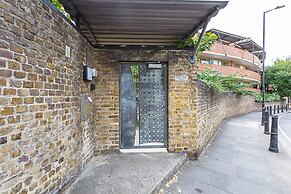 Modern Victoria Park Apartment