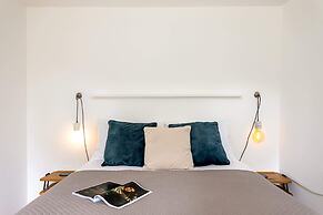 Modern Victoria Park Apartment