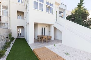 Modern Victoria Park Apartment