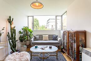 Modern Victoria Park Apartment