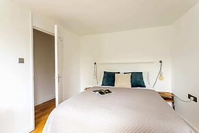 Modern Victoria Park Apartment