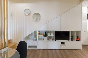 Modern Victoria Park Apartment