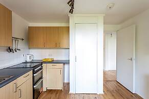 Modern Victoria Park Apartment