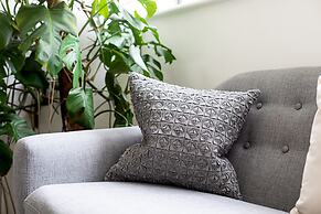 Modern Victoria Park Apartment