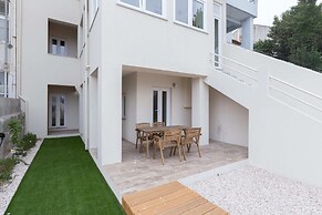 Modern Victoria Park Apartment