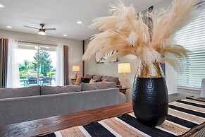 Fun and Stylish Family Villa in Encore Resort!