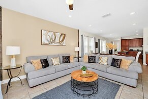 Fun and Stylish Family Villa in Encore Resort!