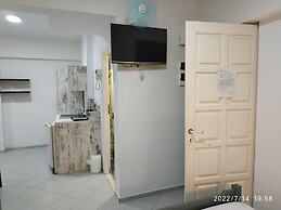 Super Economy Studio Located On the Ground Floor No Balcony