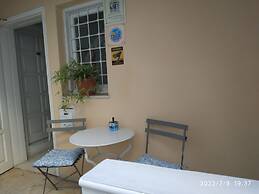 Super Economy Studio Located On the Ground Floor No Balcony