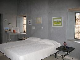 Room in Guest Room - Charming Guest House With Pool for 6 People #1