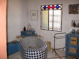 Room in Guest Room - Charming Guest House With Pool for 6 People