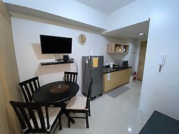 Beautiful Condominium With Swimming Pools Ect