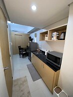 Beautiful Condominium With Swimming Pools Ect