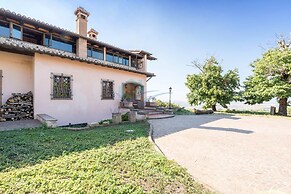 New Refined Villa Rayskaya In Monte Compatri