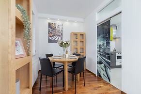 Kraków Błonia Apartment by Renters
