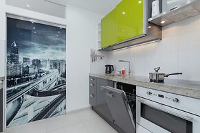 Kraków Błonia Apartment by Renters